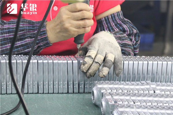 鋁合金壓鑄&mdash;攻牙 (2)