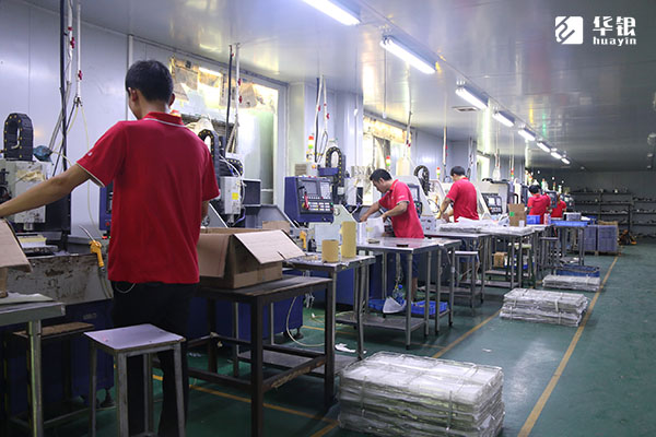 深圳華銀鋅合金克廠車間&mdash;CNC